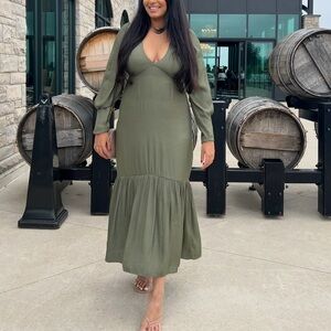 Banana Republic Long Sleeve Empire waist and drop hemmed dress